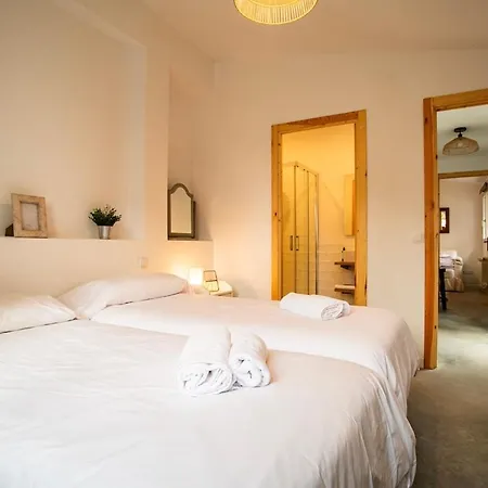 Casa Con Encanto En By Сasa de vacaciones *